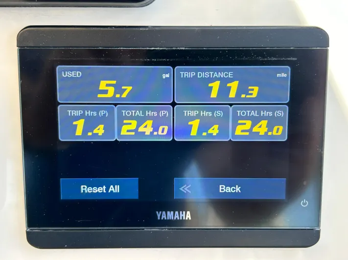  Yacht Photos Pics Yamaha display showing fuel usage and trip data for 2022 Grady-White 255 FREEDOM boat.