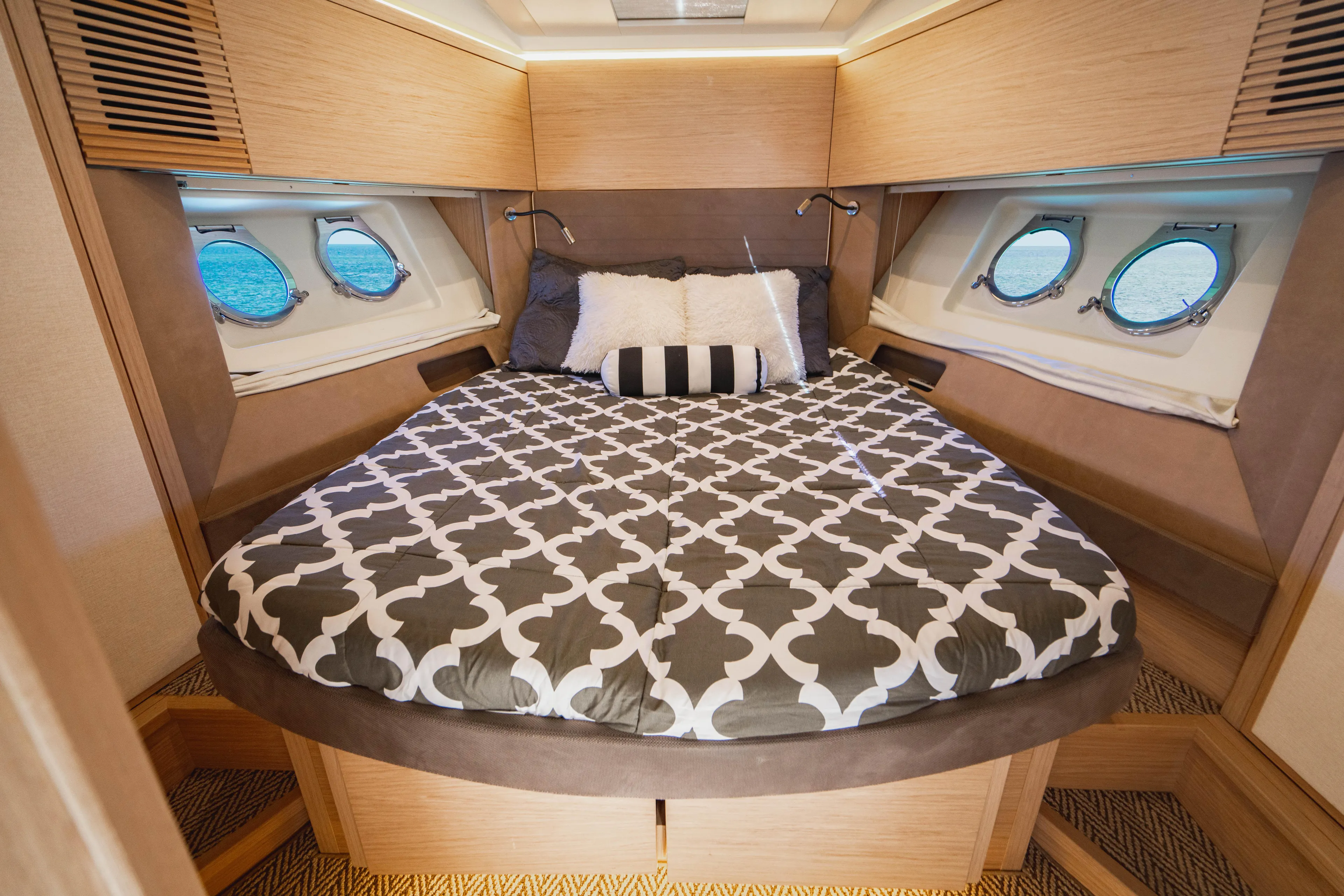 Off Site Yacht Photos Pics 