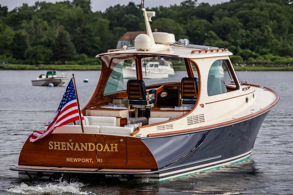 2011 Hinckley Picnic Boat 37 MKIII Motor Yachts for sale YachtWorld