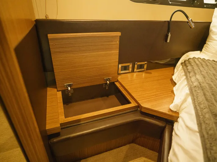 Lakehouse Yacht Photos Pics 