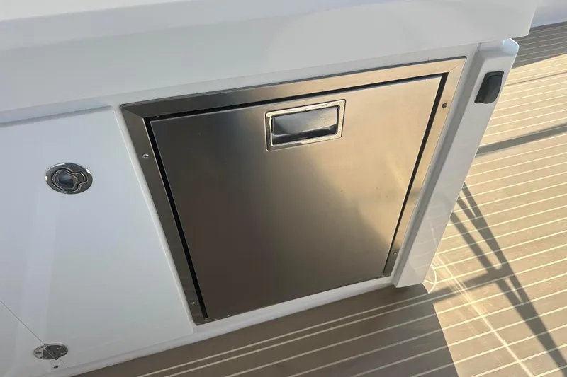 Hamlet Yacht Photos Pics Stainless steel flybridge fridge