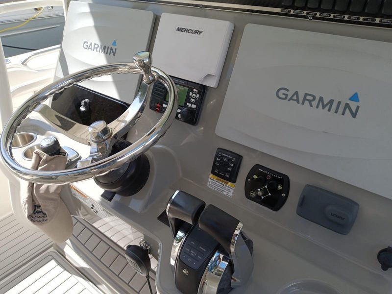 2016 Boston Whaler 350 Outrage