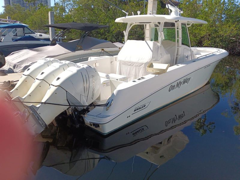 2016 Boston Whaler 350 Outrage