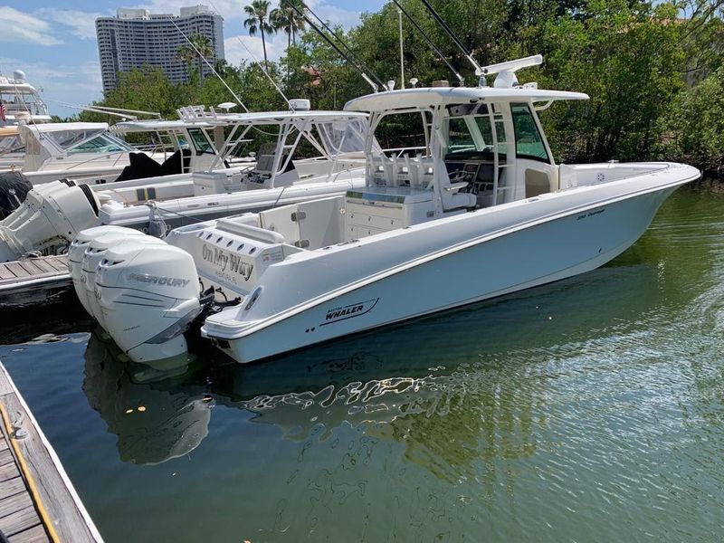 2016 Boston Whaler 350 Outrage