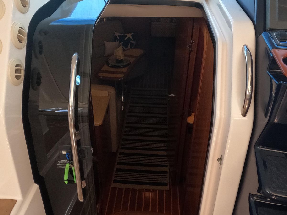 2004 Tiara Yachts 44 
