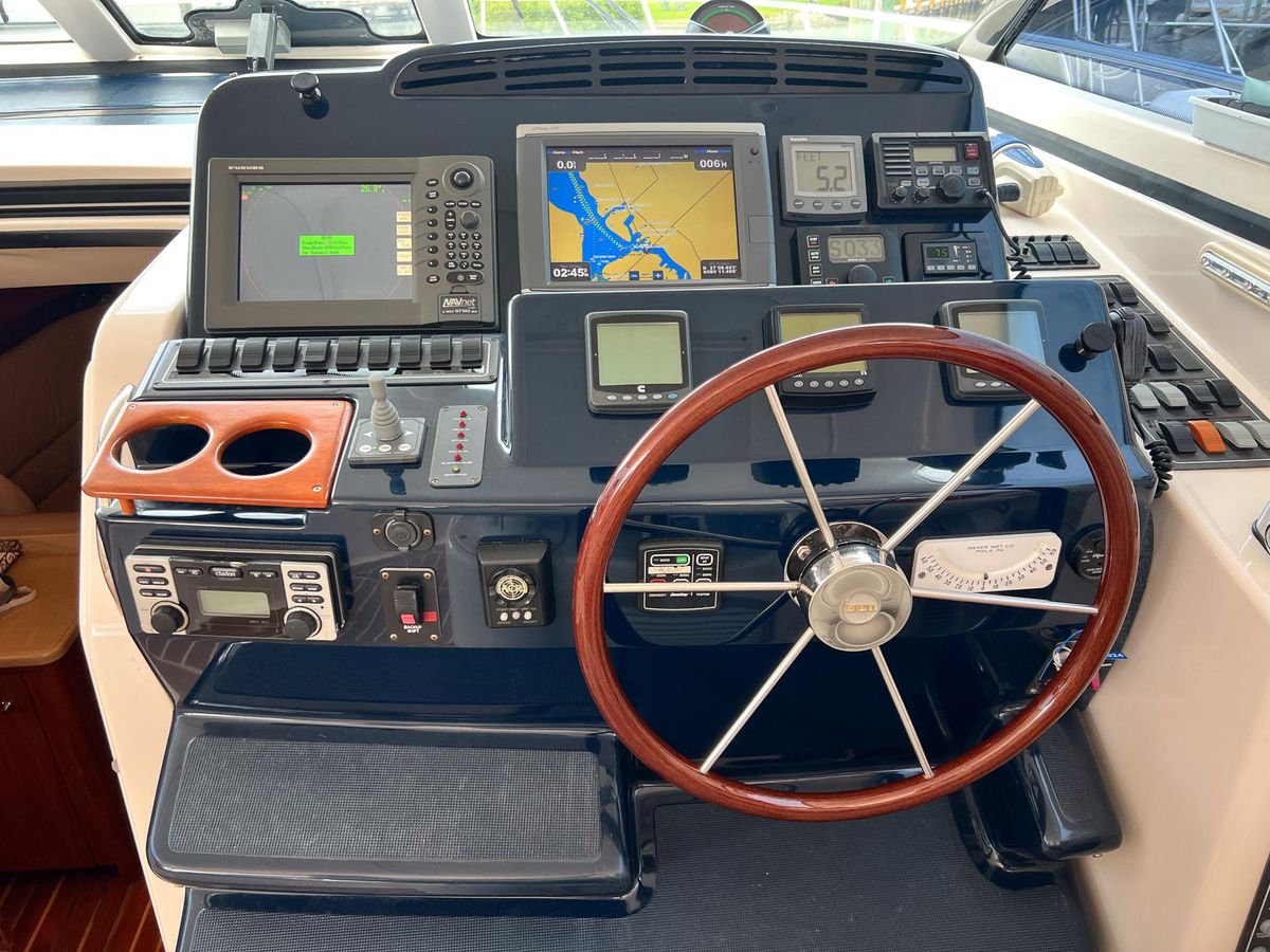 2004 Tiara Yachts 44 