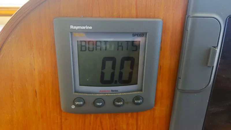 Odyssey III Yacht Photos Pics Raymarine speedometer on Legacy 32 boat, displaying 0.0 knots, 2008 model.