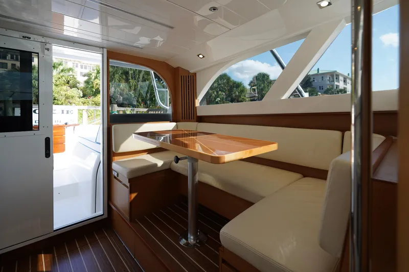It-l-do Yacht Photos Pics 2018 Bertram 35 Flybridge- IT-L-DO- Dinette