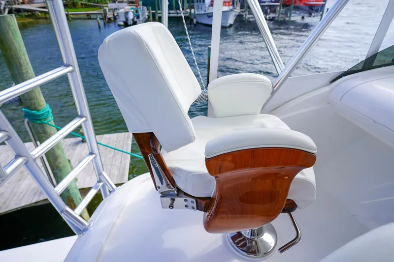 It-l-do Yacht Photos Pics 2018 Bertram 35 Flybridge- IT-L-DO- Helm