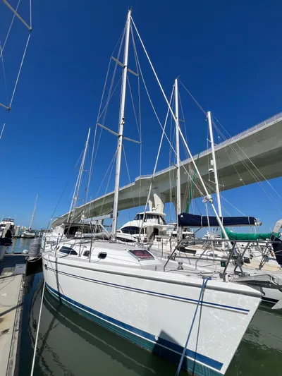 Libertad Yacht Photos Pics 