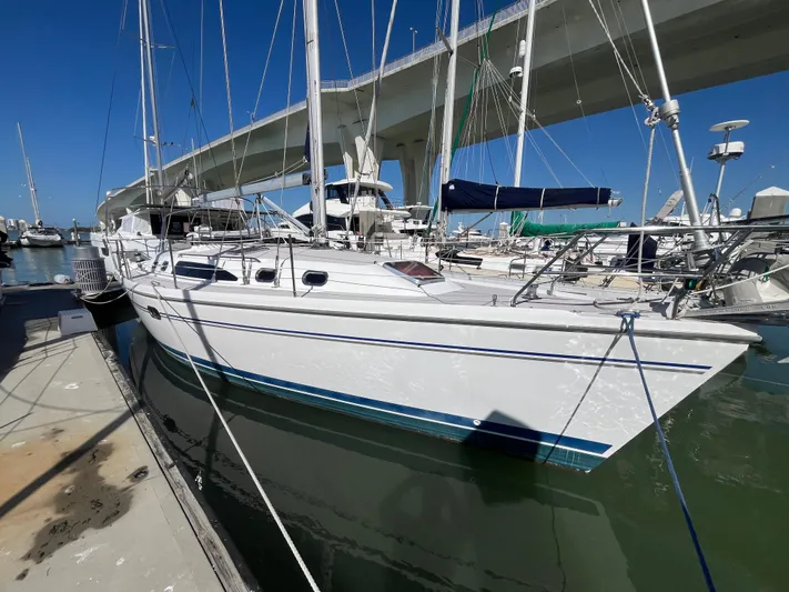 Libertad Yacht Photos Pics 