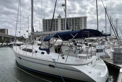Catalina 375