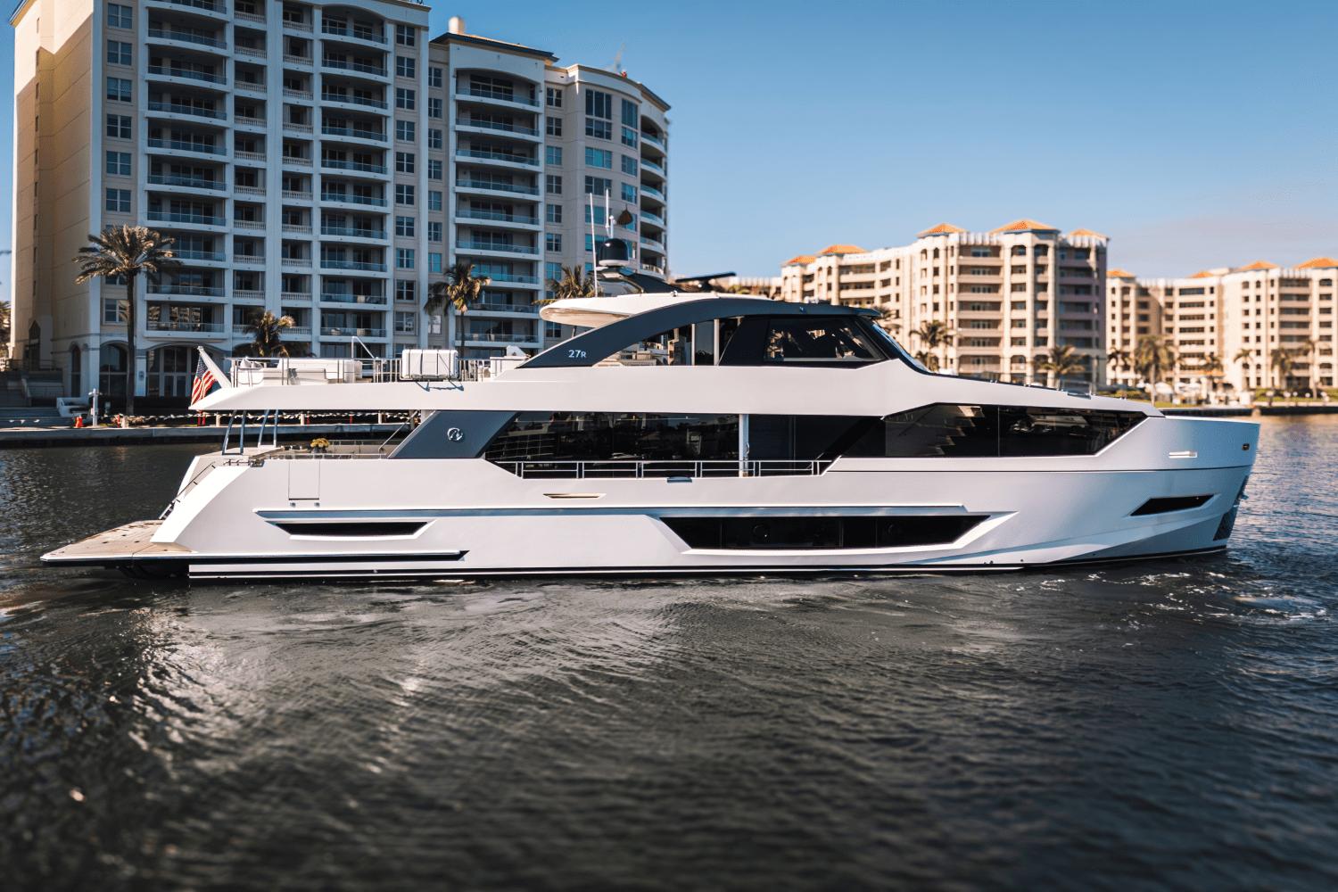 Ocean Alexander presents 32E model at Miami International Boat Show