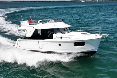 2015 Beneteau Swift Trawler 30