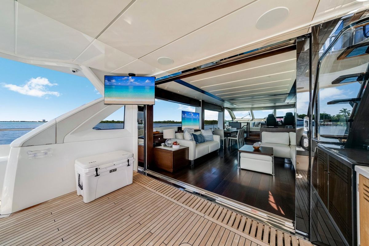 2021 Sunseeker 76 