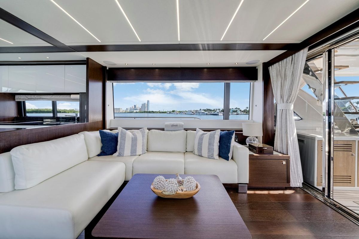 2021 Sunseeker 76 