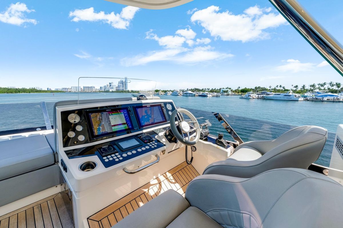 2021 Sunseeker 76 