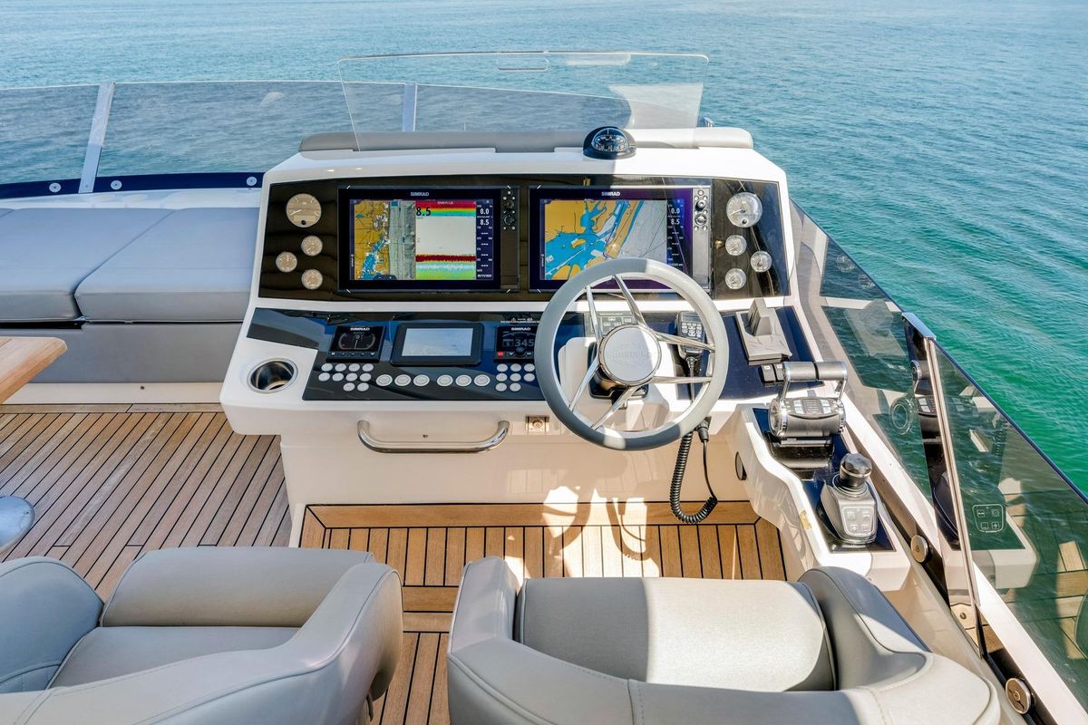 2021 Sunseeker 76 