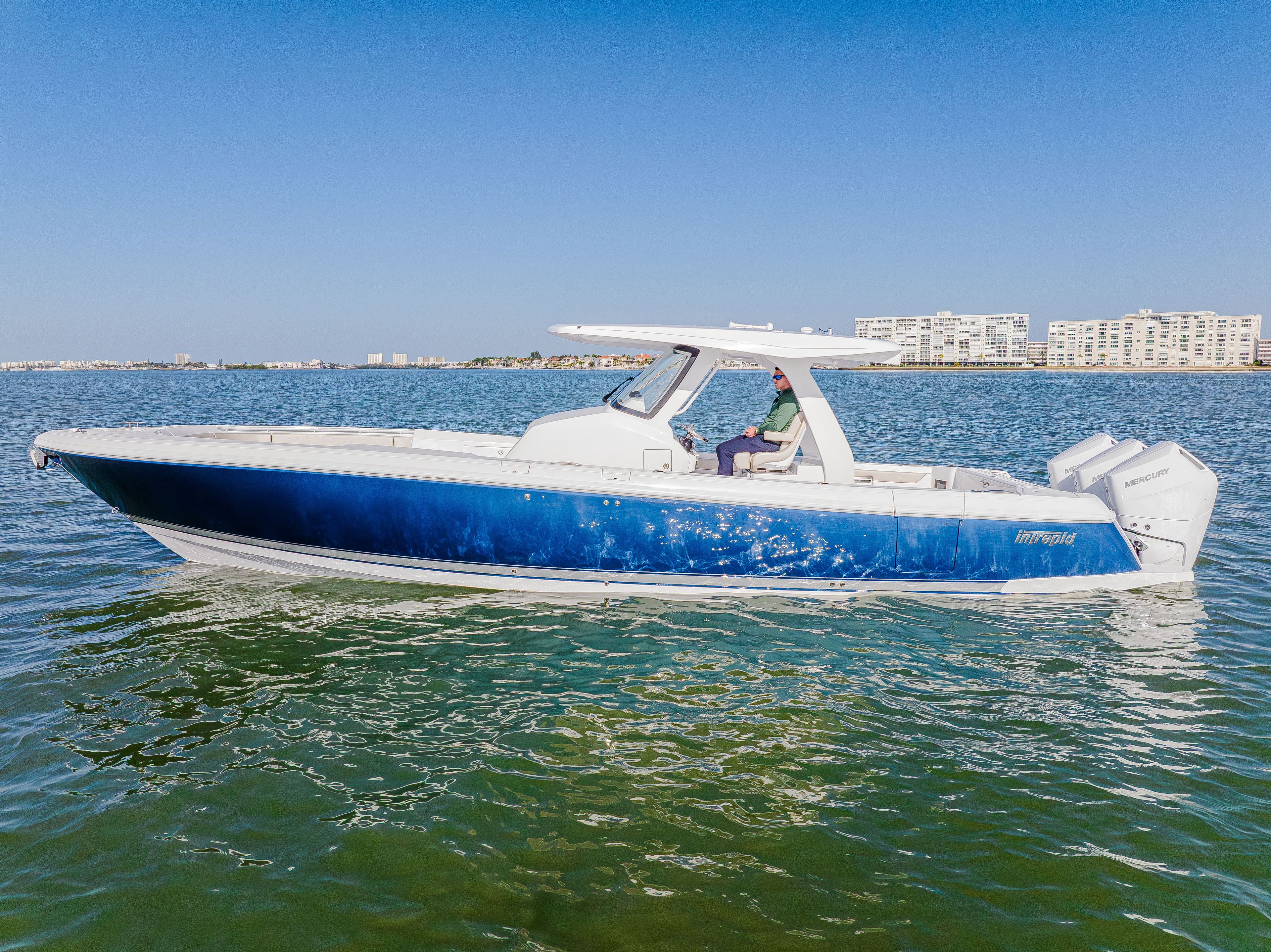 Intrepid 375 Nomad SE