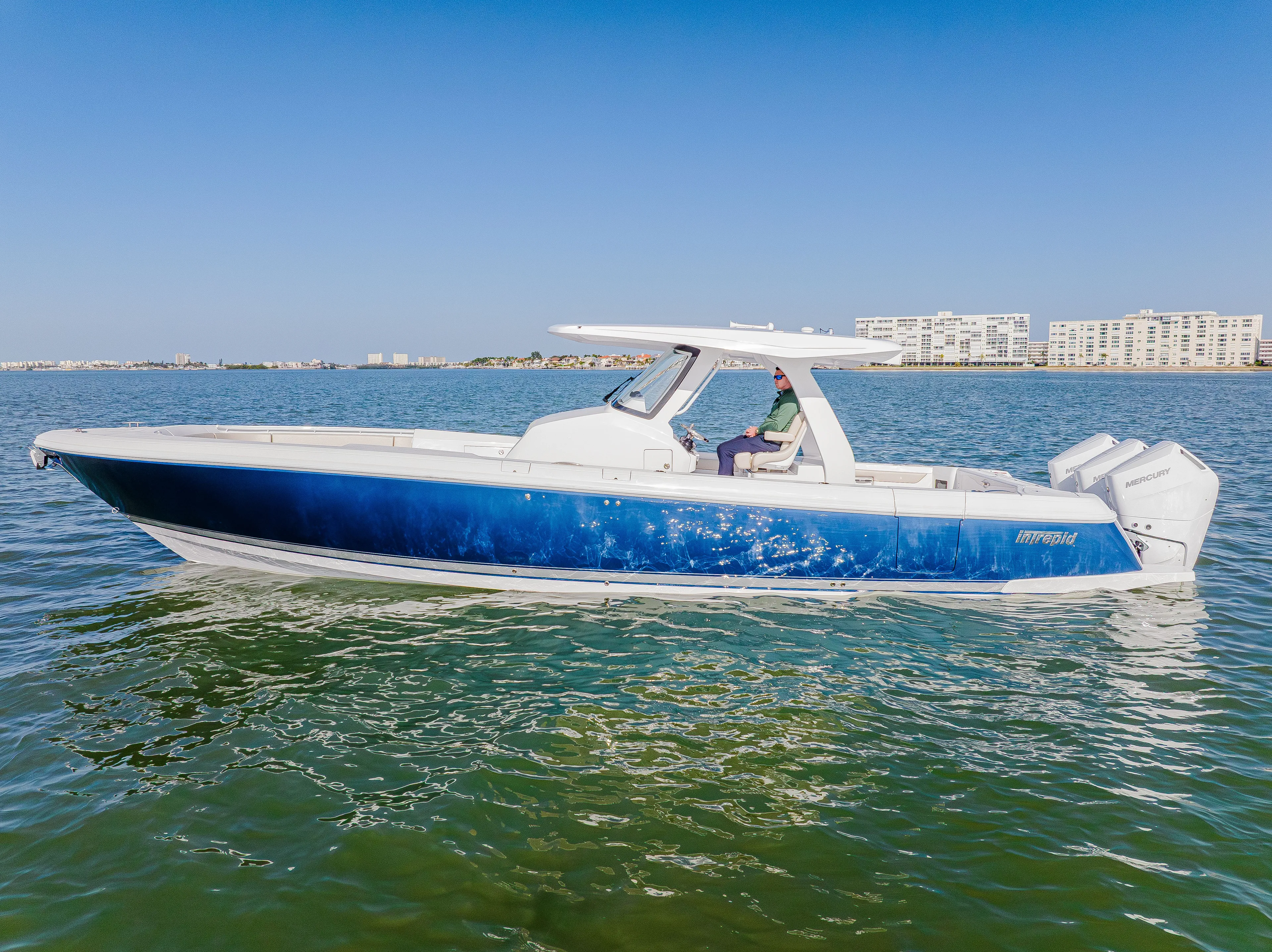 Intrepid 375 Nomad SE