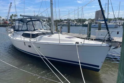 2006 Hunter 45 Center Cockpit