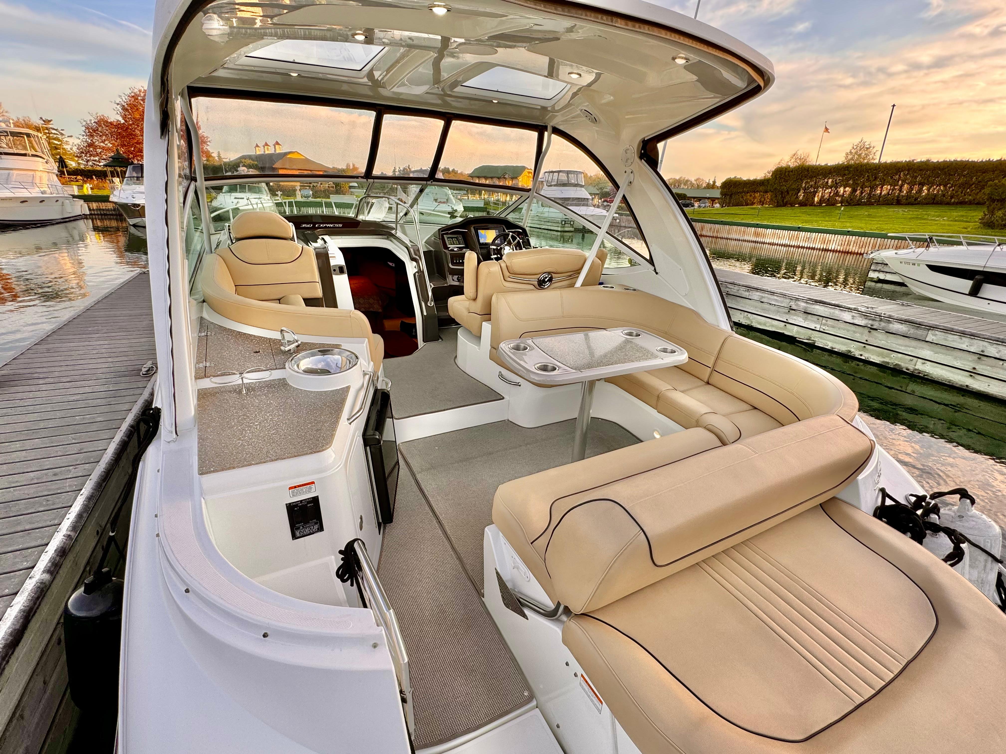 2012 cruisers yachts 350 express