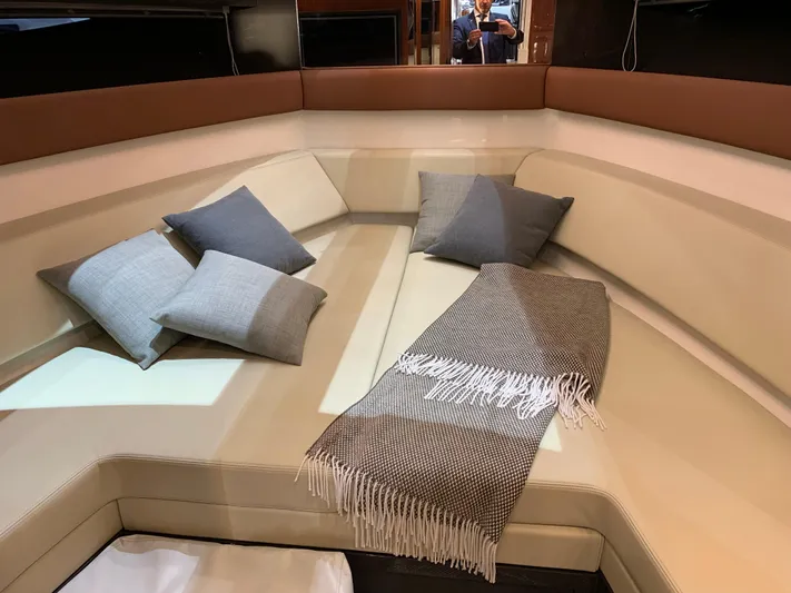 Mango VI Yacht Photos Pics 