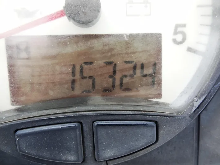 Shamwari Yacht Photos Pics Close-up of Lagoon 46 2020 gauge displaying 15324 hours.