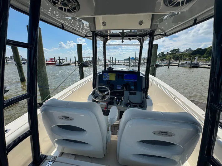 Hidden Agenda Yacht Photos Pics 