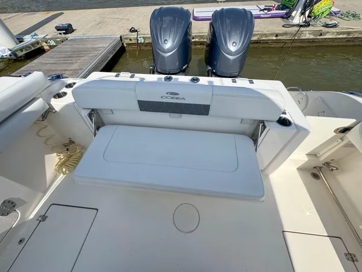 Hidden Agenda Yacht Photos Pics 