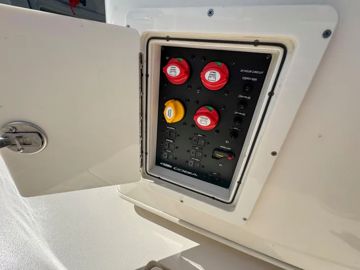 Hidden Agenda Yacht Photos Pics 