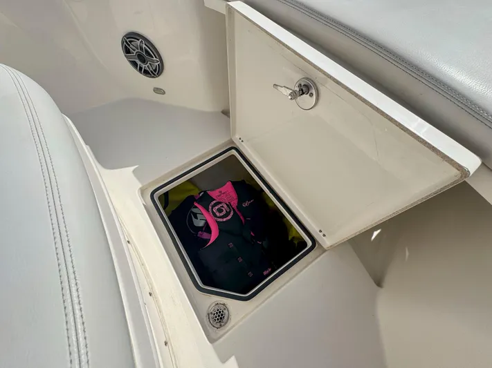 Hidden Agenda Yacht Photos Pics 