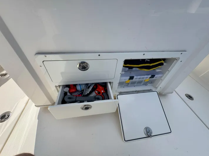 Hidden Agenda Yacht Photos Pics 