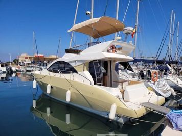 2010 Faeton Yachts Faeton 360 Fly Cruiser