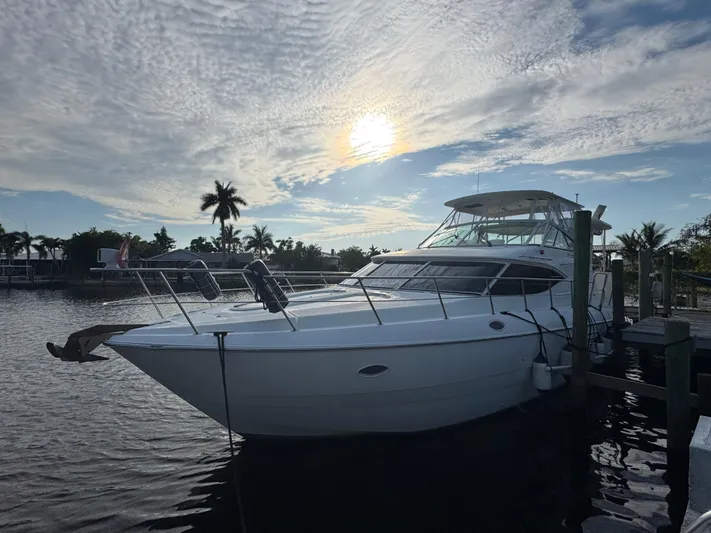 Light & Salty Yacht Photos Pics 4 2003 Cruisers Yacht 4450 Port Side 1.jpg