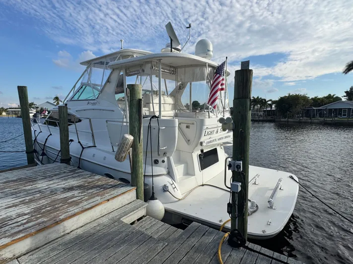 Light & Salty Yacht Photos Pics 5 2003 Cruisers Yacht 4450 Port Side.jpg