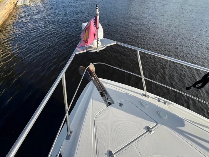 Light & Salty Yacht Photos Pics 10 2003 Cruisers Yacht 4450 Bow 1.jpg