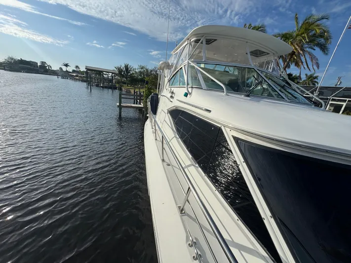 Light & Salty Yacht Photos Pics 11 2003 Cruisers Yacht 4450 Bow 6.jpg