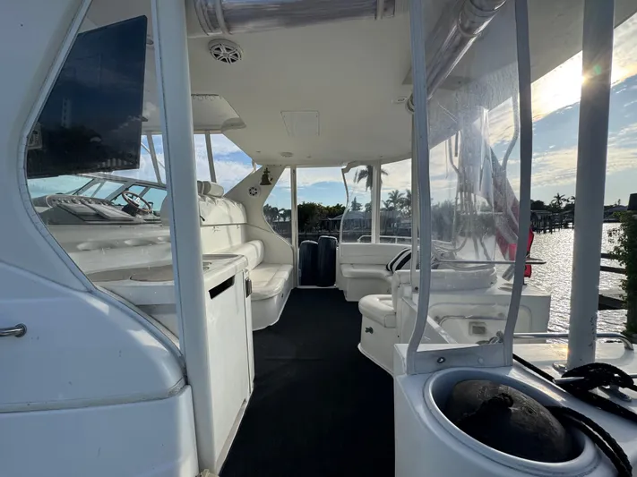 Light & Salty Yacht Photos Pics 12 2003 Cruisers Yacht 4450 Sundeck 1.jpg