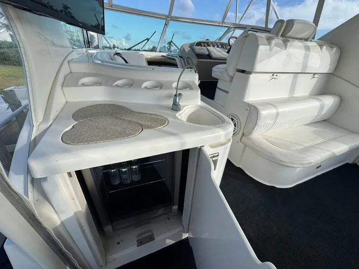 Light & Salty Yacht Photos Pics 15 2003 Cruisers Yacht 4450 Wet bar 2.jpg