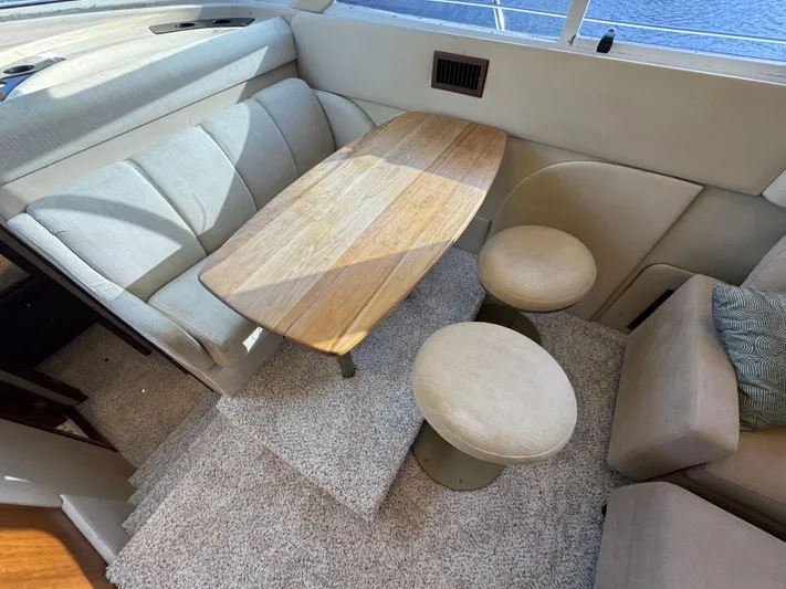 Light & Salty Yacht Photos Pics 25 2003 Cruisers Yacht 4450 Dinette Starboard.jpg