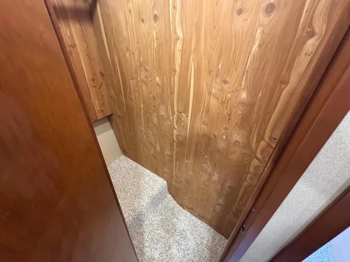 Light & Salty Yacht Photos Pics 47 2003 Cruisers Yacht 4450 Forward Guest Walk In Closet.jpg