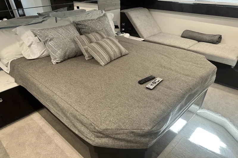 Garden Party Yacht Photos Pics 