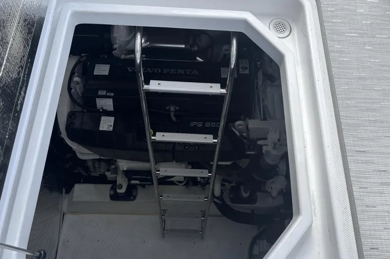 Tropical Dreamer Yacht Photos Pics 