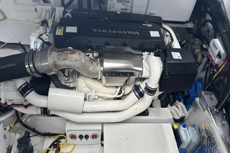 Tropical Dreamer Yacht Photos Pics 