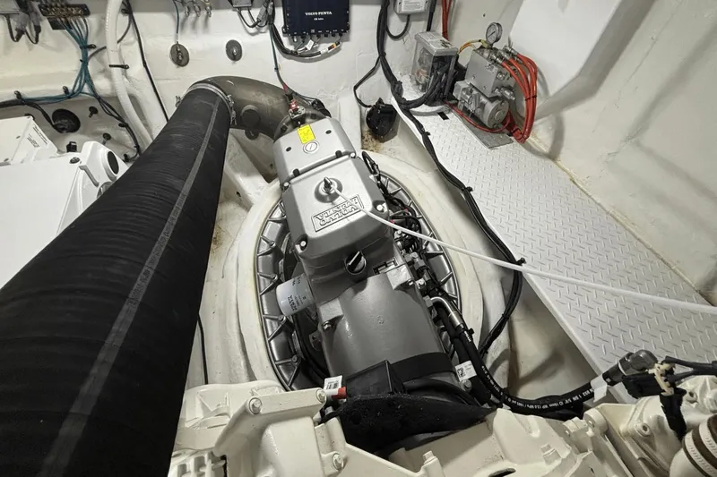 Tropical Dreamer Yacht Photos Pics 