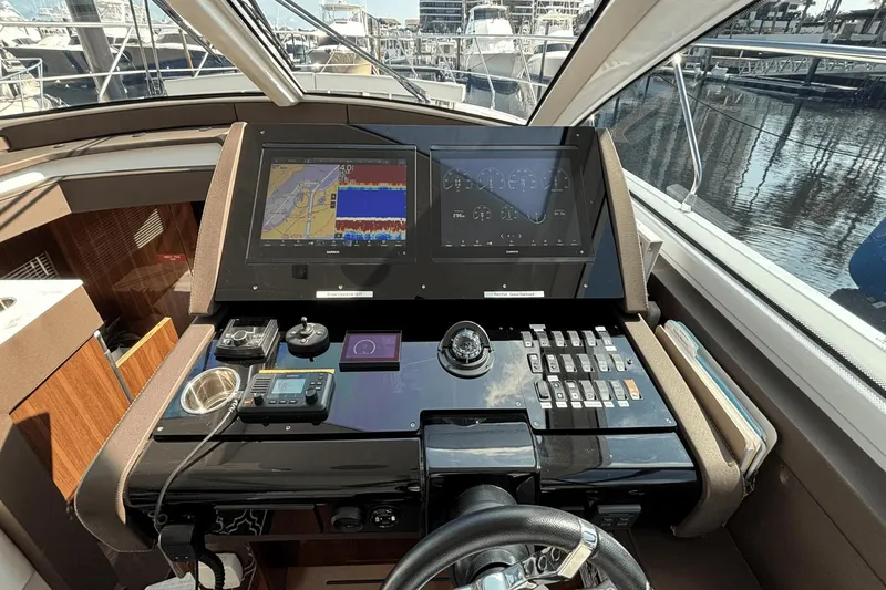 Tropical Dreamer Yacht Photos Pics 