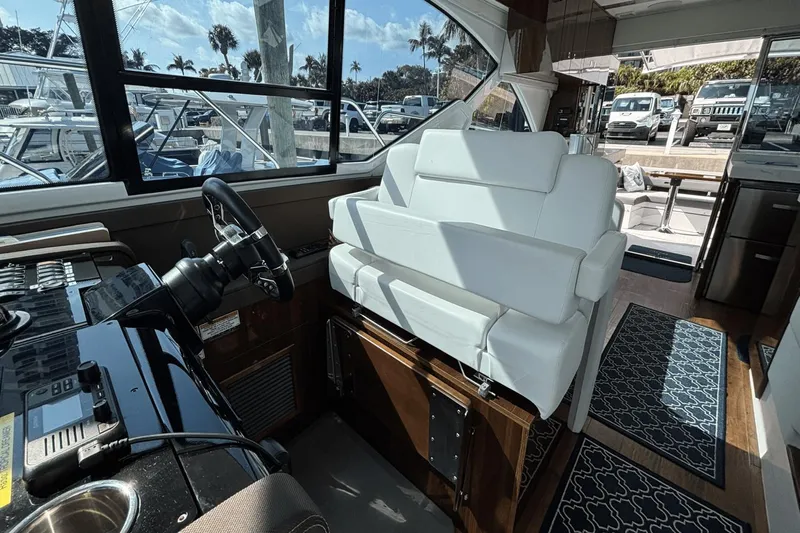 Tropical Dreamer Yacht Photos Pics 