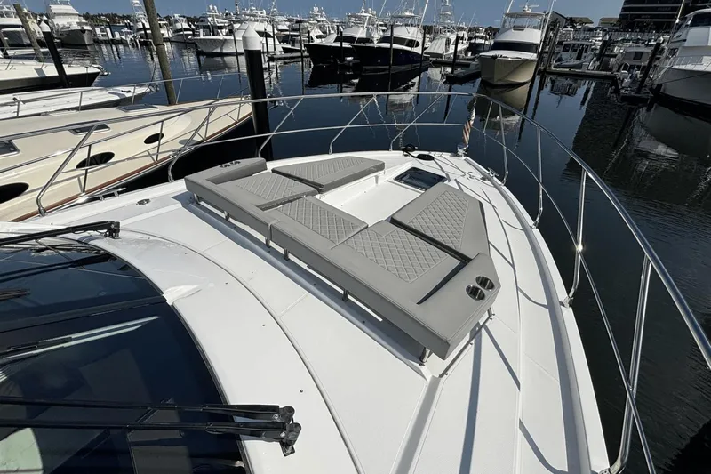 Tropical Dreamer Yacht Photos Pics 