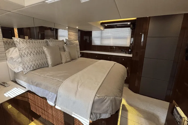 Tropical Dreamer Yacht Photos Pics 